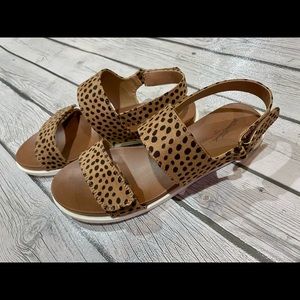 Universal Thread - Natalie Easy Closure Leopard Print Sport Sandals